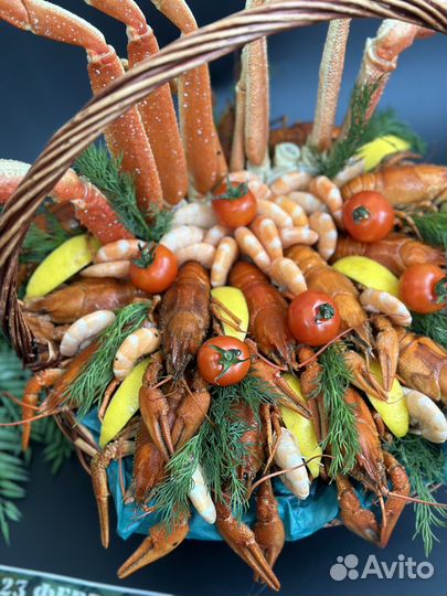 Мужская корзина с раками