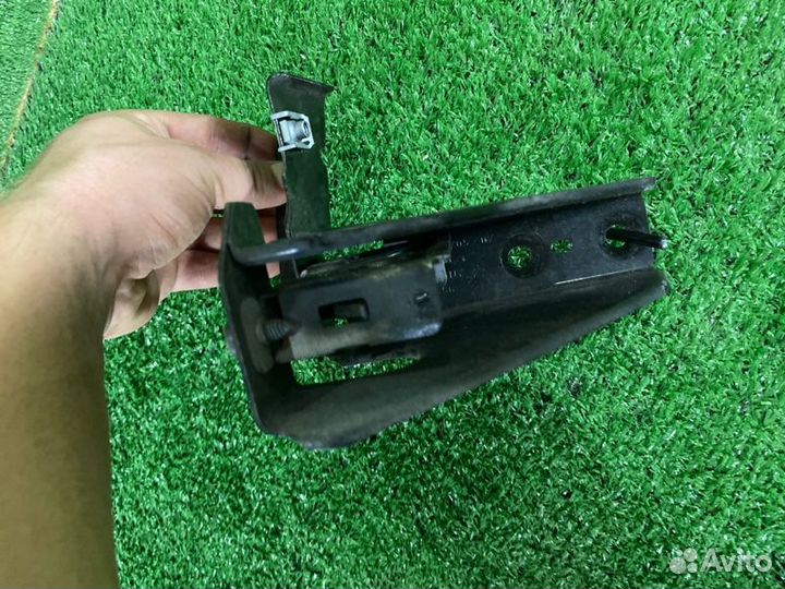 Замок капота левый Bmw 3 E90