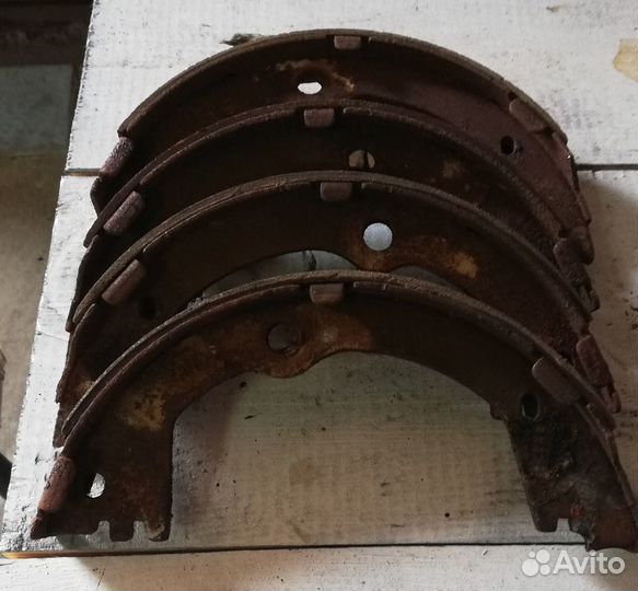 Колодки стояночного тормоза