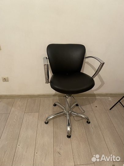 Парикмахерское кресло бу