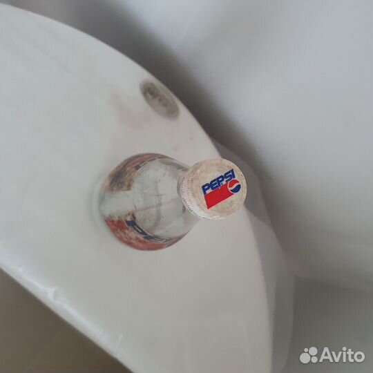 Литровая бутылка Pepsi