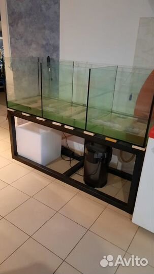 Продаю аквариум для раков,3 секции.Весы торговые