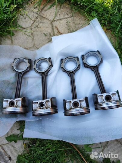 Поршень с шатуном Nissan x - trail T30