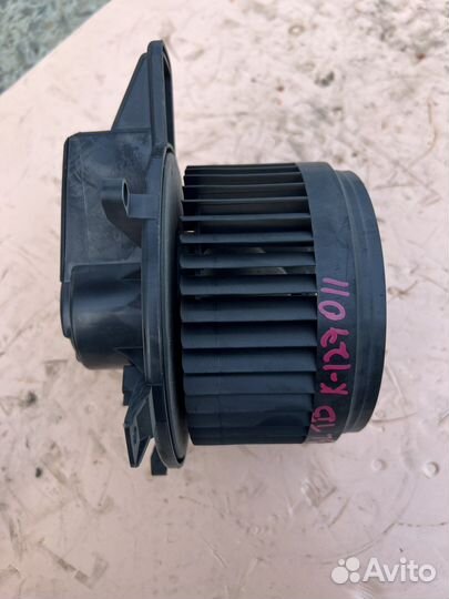 Моторчик отопителя печки jeep grand Cherokee WK2