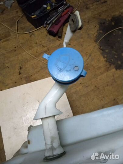 Бачек омывателя Лифан Бриз