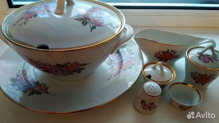 Столовый сервиз 