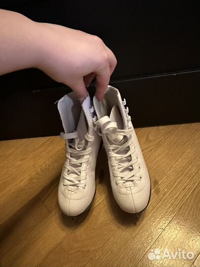 Коньки фигурные детские 31 размер