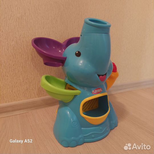 Слон с шарами