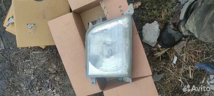 Фары передние Тойота Прадо 90