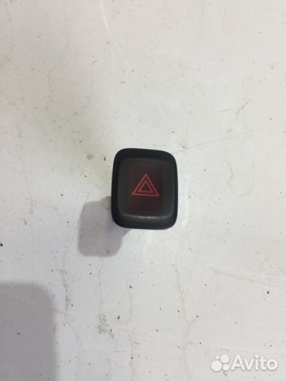 Кнопка аварийной сигнализации (Volvo S60)