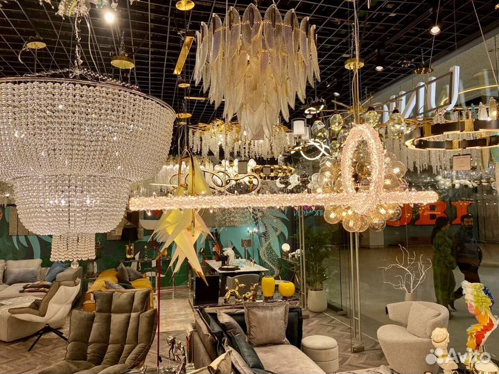 Роскошная хрустальная люстра