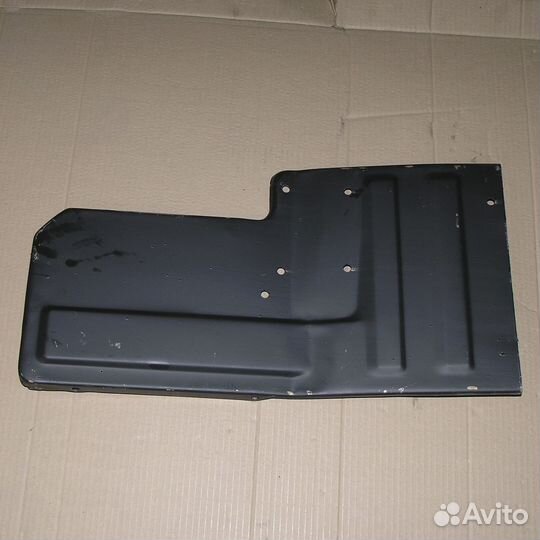 Панель крыла левая (щиток грязевой) маз