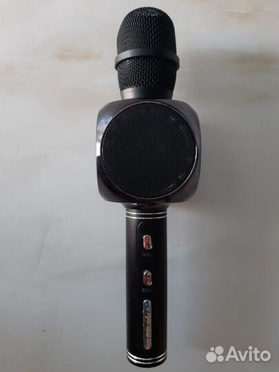 Микрофон с колонкой караоке