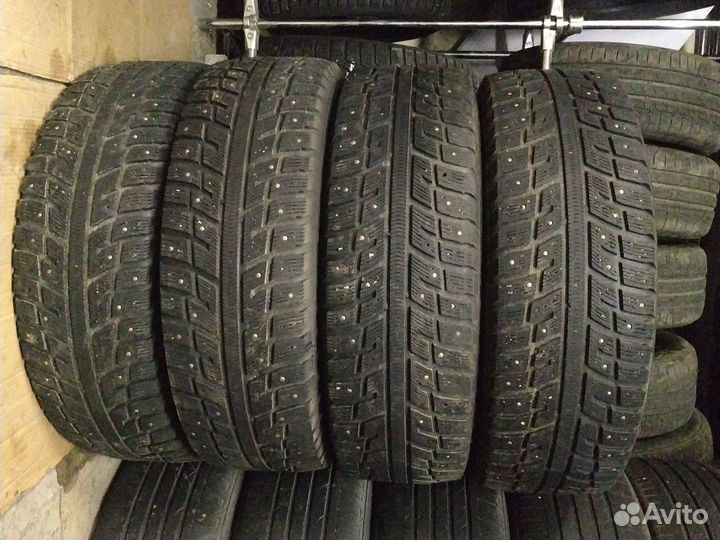 Kumho I'Zen KW22 235/65 R17 108T