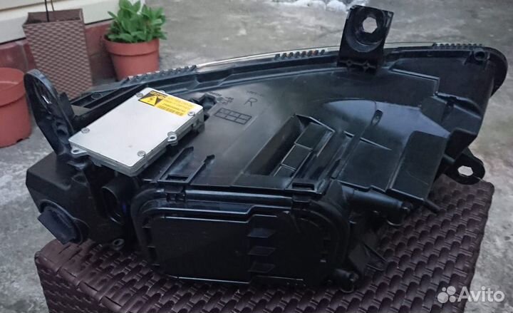 Фара передняя правая Audi A6C6 4F0941030CT