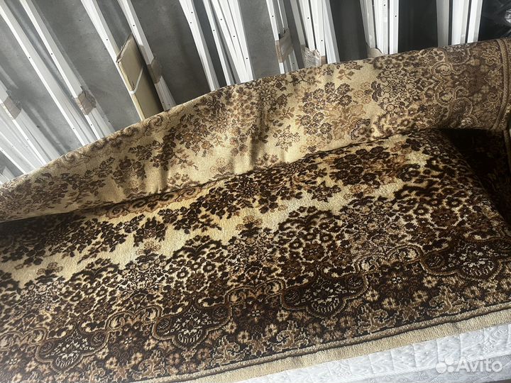 Ковер шерстяной