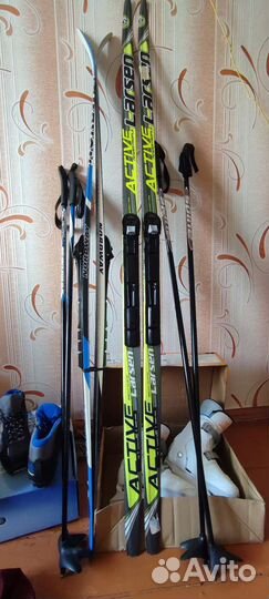 Лыжи, палки, ботинки и коньки