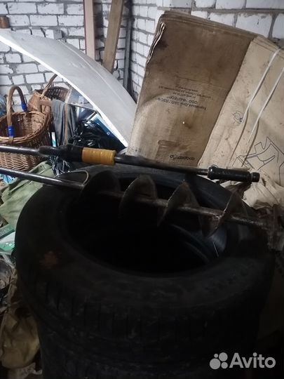 Ручной бур для зимней рыбалки