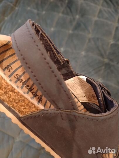 Сандалии на мальчика новые