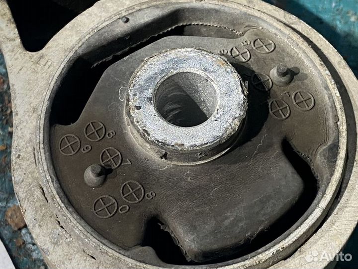 Опора двигателя задняя Mazda CX-7 I (2006—2009)