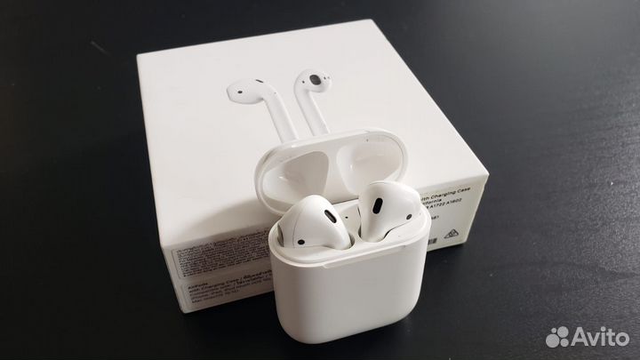 Наушники Apple AirPods