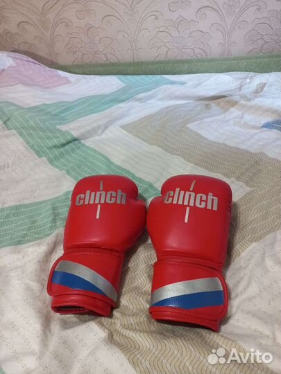 Боксерские перчатки 10 oz clinch