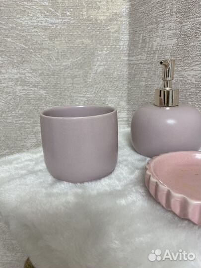 Продам набор для ванной комнаты