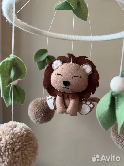 Детский мобиль в кроватку из фетра