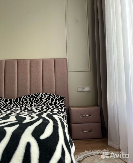 Кровать с изголовьем