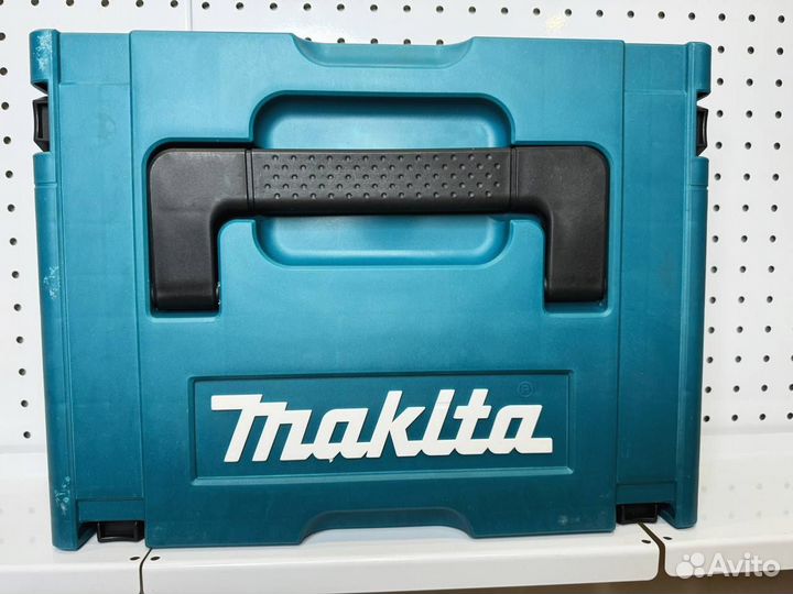 Гайковерт аккумуляторный Makita 700Нм