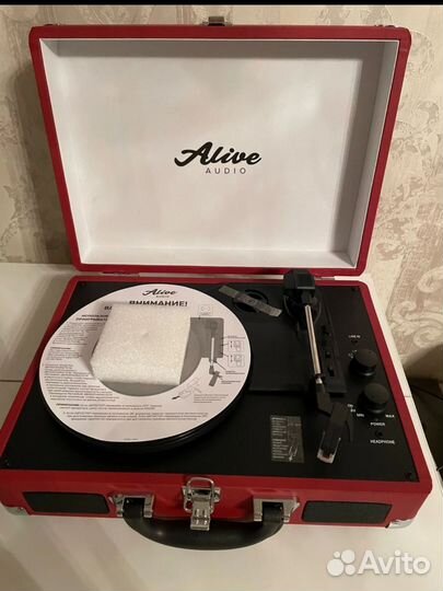 Виниловый проигрыватель новый