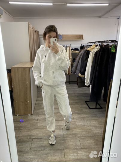 Костюм женский