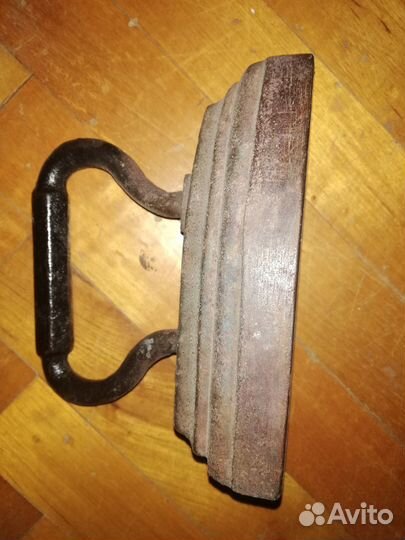 Утюг старинный