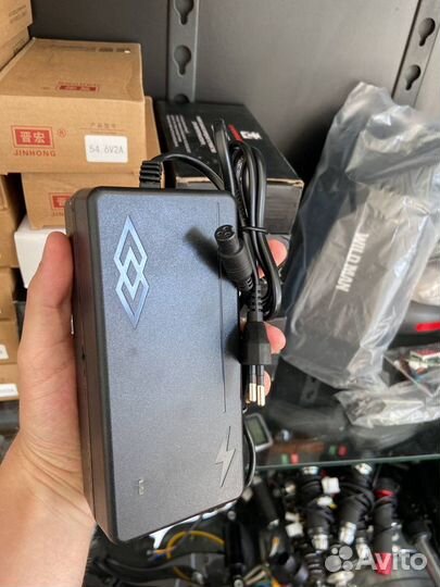 Зарядное устройство для электросамоката