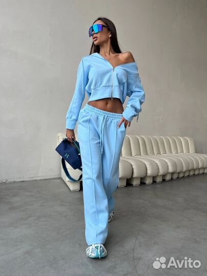 Спортивный костюм женский