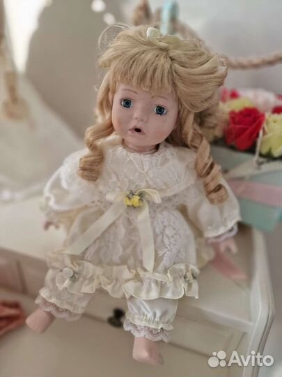 Кукла фарфоровая коллекционная