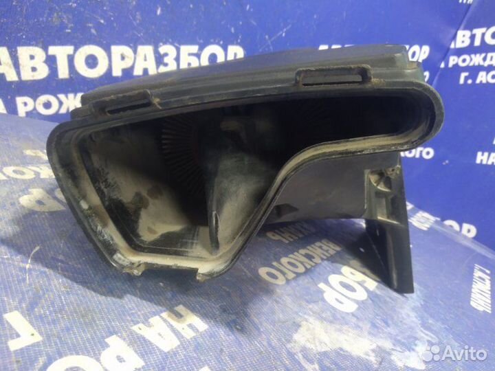 Корпус воздушного фильтра Mercedes-Benz W211