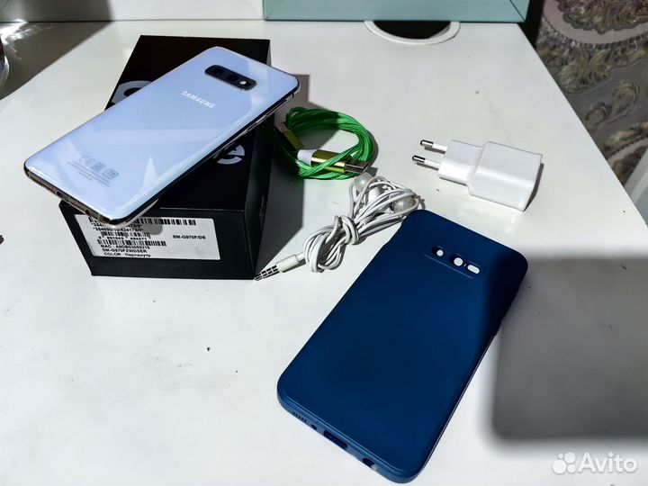 Samsung Galaxy S10e, 6/128 ГБ