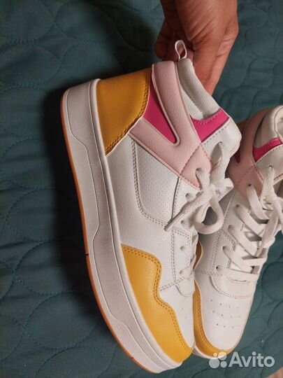 Кроссовки твоё 39 размер