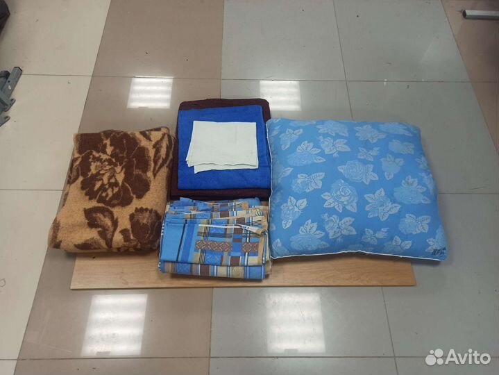 Постельное бельё, подушки, одеяло