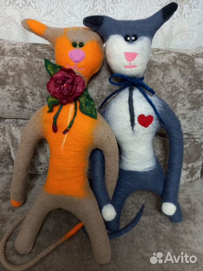 Интерьерные валяные котики из 100 шерсти