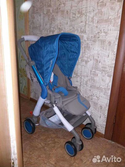 Прогулочная коляска новая