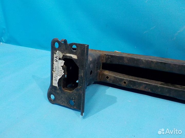 Усилитель переднего бампера toyota Avensis (T250)