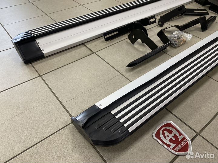 Пороги внешние штатные Volkswagen Touareg 2010+