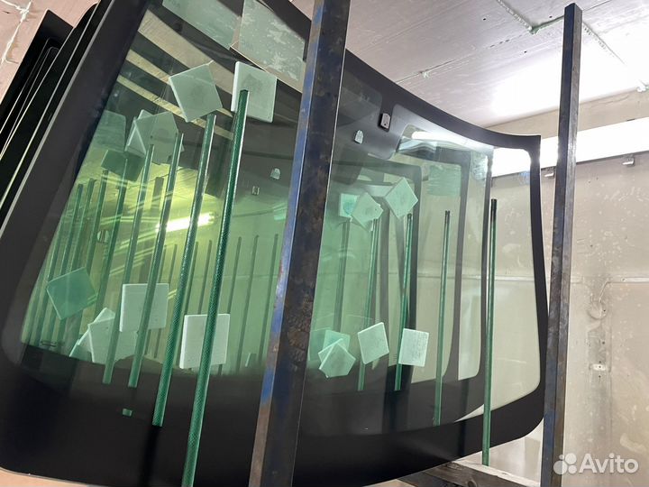 Лобовое стекло Renault Fluence