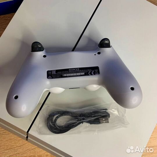 Sony PS4 White+много игр