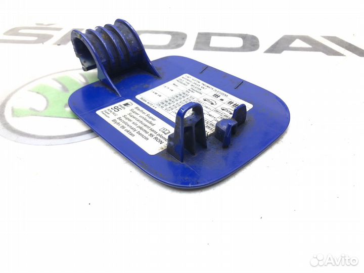 Крышка лючка бензобака Skoda Octavia A5 (1Z) 1.4
