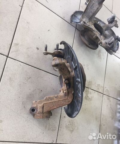 Кулак поворотный левый VW Volkswagen Touran