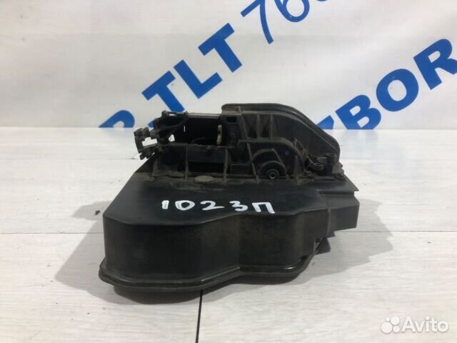 Замок двери задний правый BMW X3 e83 2.5 ат