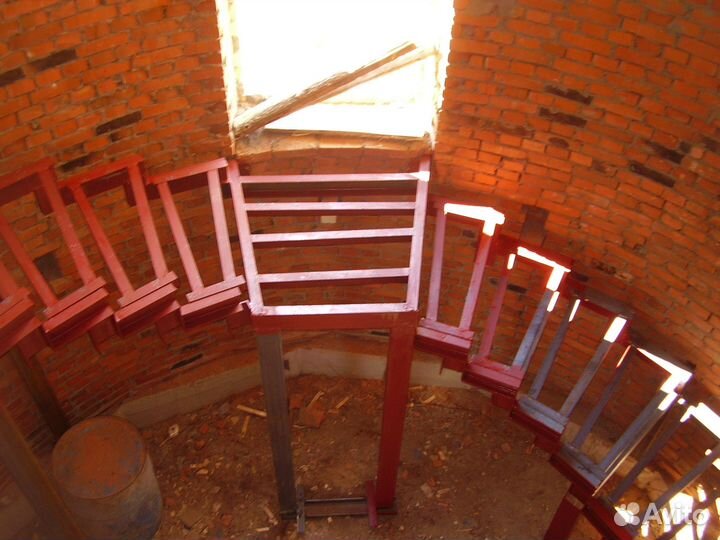 Металлокаркас лестниц